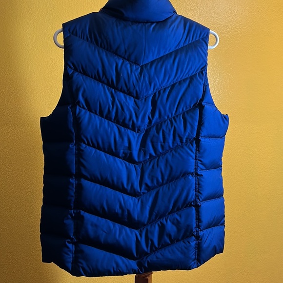 Land’s End Vest - Picture 5 of 9